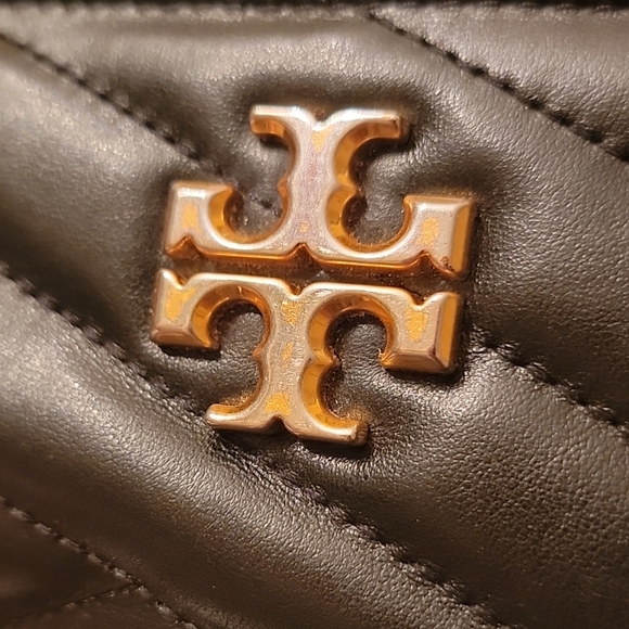 Tory Burch KIRA Chevron Quilted Lamb Leather Bi-Fold Wallet 🩷 - Picture 8 of 12